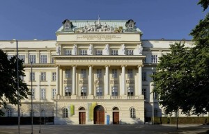 Facciata del Politecnico di Vienna