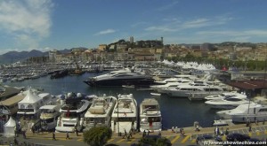 Yacht nella baia di Cannes
