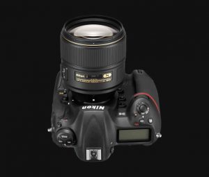 AF-S NIKKOR 105mm f/1.4 su D5