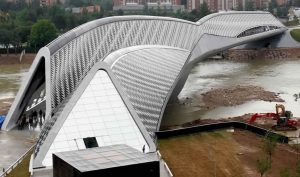 Pabellón Puente Zaha Hadid