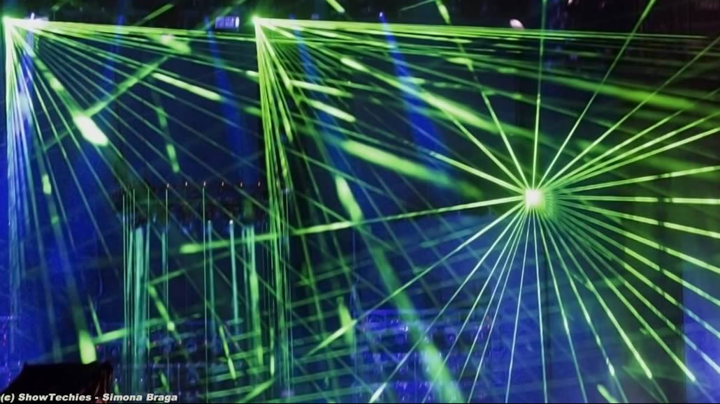 Laser show al concerto di Tiziano Ferro