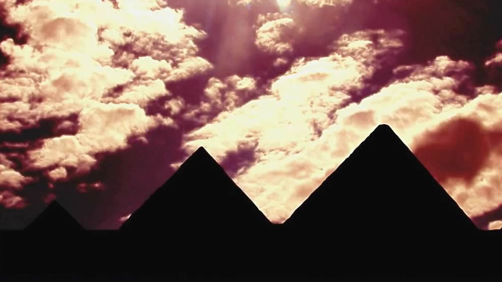 Altopiano di Giza con le tre piramidi