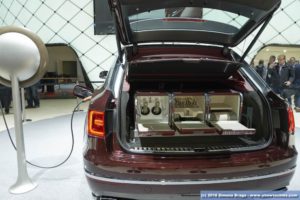 Bentley bagagliaio con kit picnic BENTAYGA MULLINER