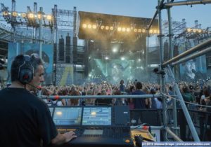 Giovanni Pinna alla console luci a Torino