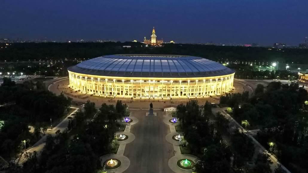 Facciata con colonnato dello stadio Luzhniki