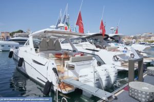 Banchina Azimut a Cannes