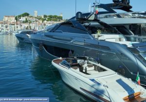 Ferretti Riva porto Cannes