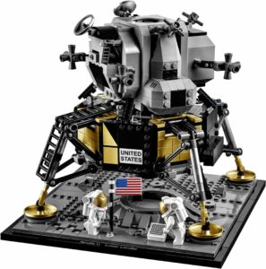 Apollo 11 LEGO con due astronauti