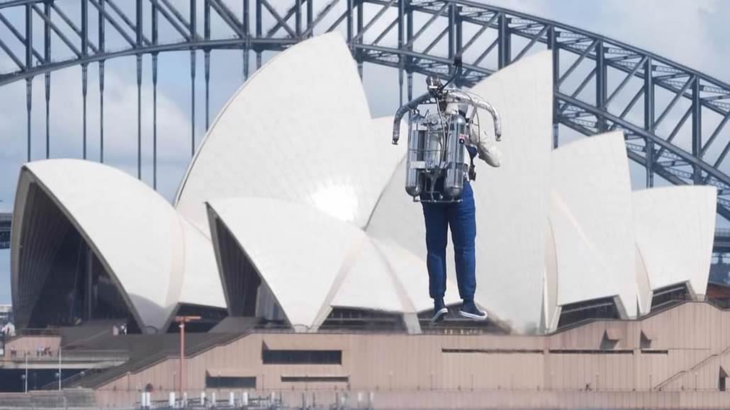 David Mayman su baia di Sydney