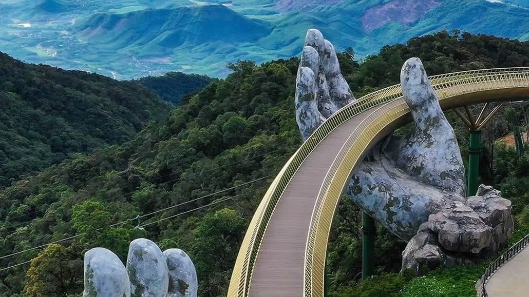 Golden Bridge foto di Tran Tuan Viet