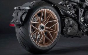 Ducati Diavel 1260 cerchio e pneumatico posteriore