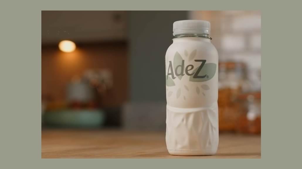 Coca-Cola edizione limitata bottiglia carta AdeZ