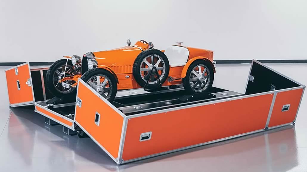Bugatti Baby II Vitesse Jetex Orange in flight case