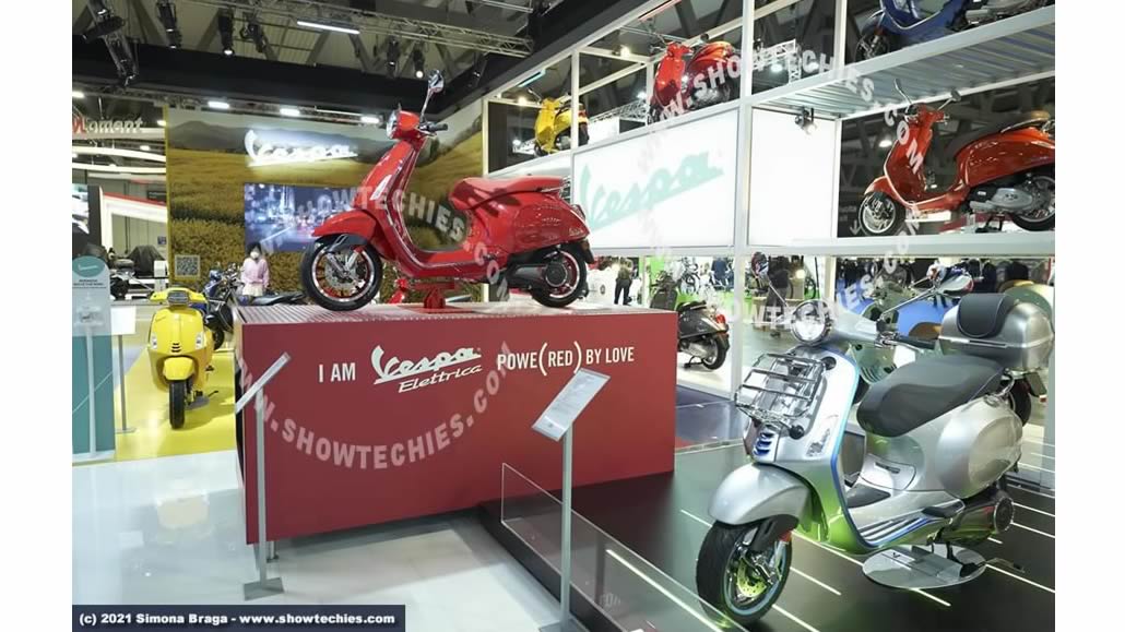 Eicma 2021 stand Vespa Elettrica