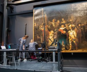 Rijksmuseum ricercatori fotografano la Ronda di Notte