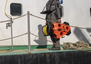 Ispezione offshore con Seasam Water Drone