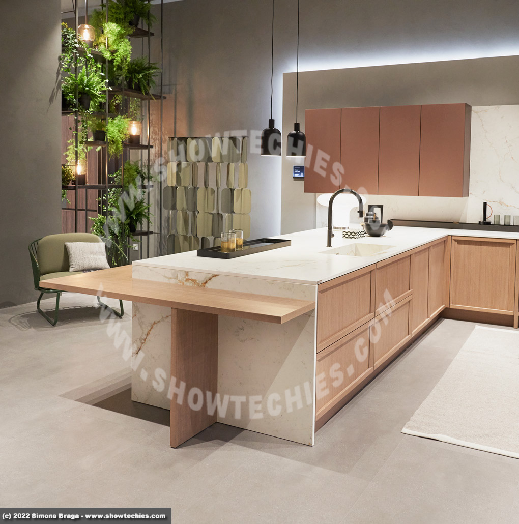 Stosa Newport con Color Trend vista sostegno tavolo isola