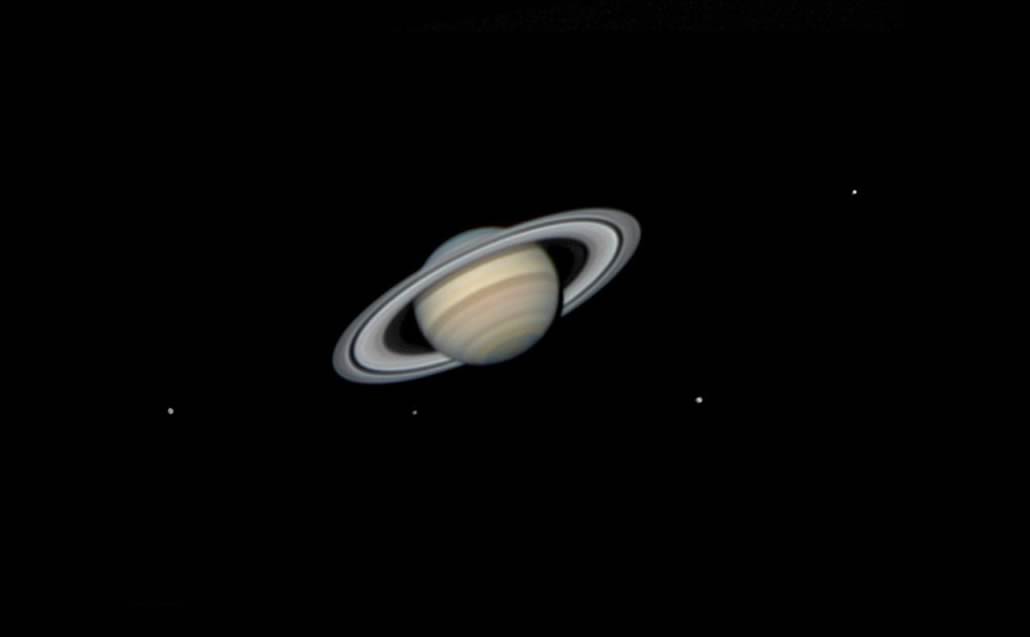 Saturno e le sue lune classificata Planets, Comets and Asteroids 2022 Astronomy Photographer of the Year