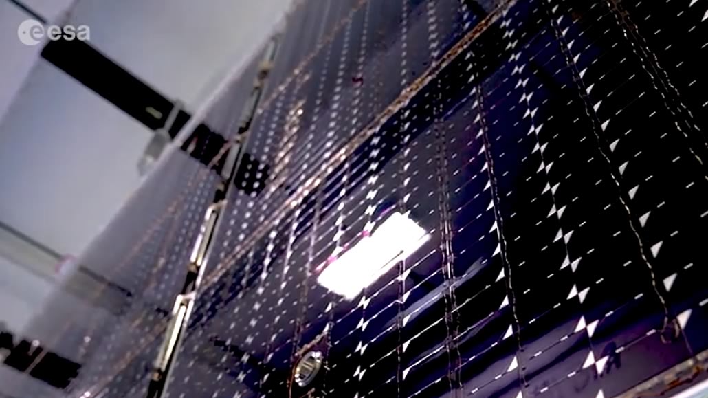Esa Juice Ariane modulo pannelli solari