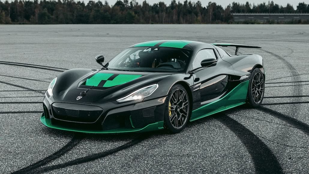 Rimac record velocità in retromarcia livrea Nevera in Time Attack