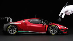 Ferrari 296 GT3 modellino in scala 1:8