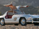 Mercedes-Benz 300SL Gullwing Coupé 1956 con portiere aperte in alto