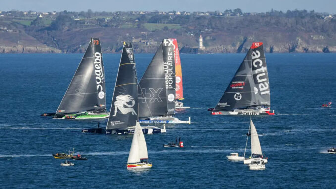 Momento della partenza nel porto di Brest con i 5 trimarani della classe Ultim partecipanti alla Arkea Ultim Challenge – Brest