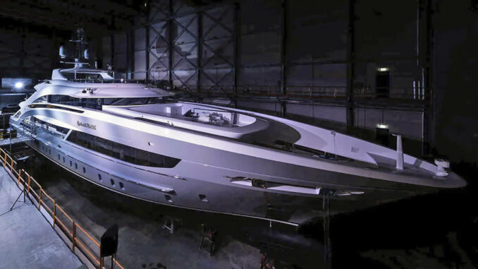 Heesen MY Cinderella Noel IV line esterne di Clifford Denn