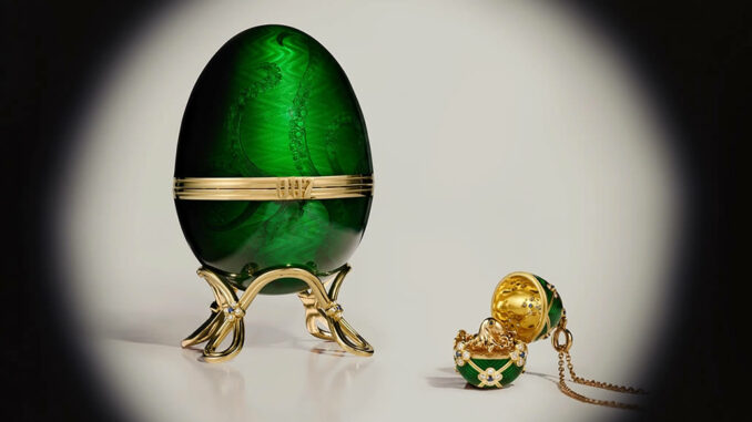 Fabergé x 007 Edizione Limitata Oro giallo e smalto Guilloché verde – uovo e medaglione
