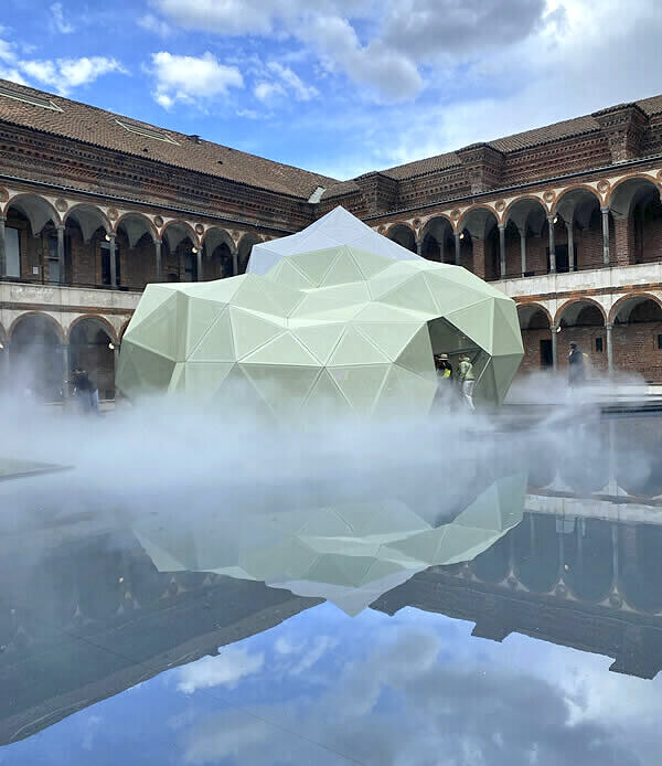 MAD Architects The Amazing Walk di giorno con nuvole riflesso specchio d’acqua