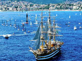 The Grande Finale Genova 2023 con Amerigo Vespucci e barche Ocean Race