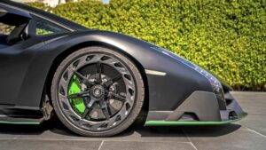 Lamborghini Veneno Roadster 2015 pneumatici e freni