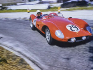 Ferrari 500 TRC in pista durante gara